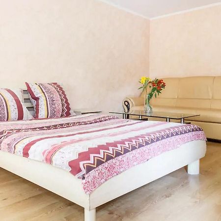 Apartment In Zaporozhye. Antica Zaporizhia Extérieur photo